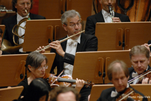 Hans-Martin Müller playing with the WDR-Symphony orchestra